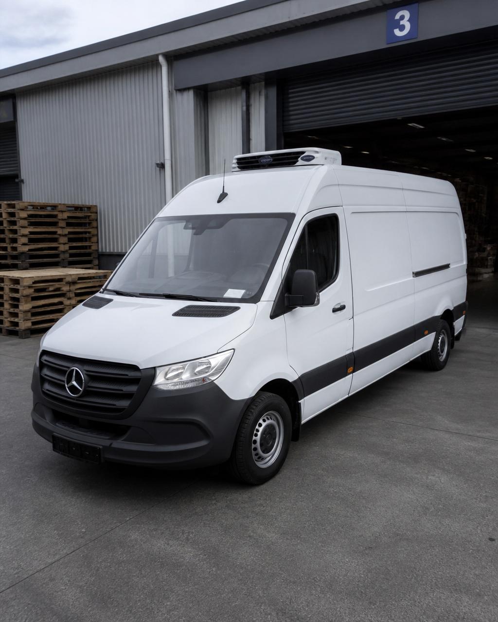 Gylison refrigerated delivery van servicing Auckland